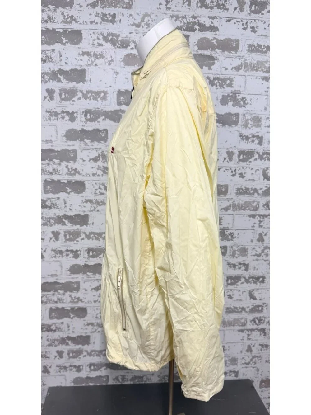 Quiksilver yellow Full-Zip Lightweight Windbreaker Jacket - Men's Size M